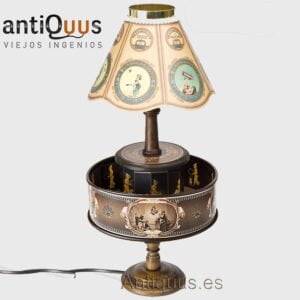 Este praxinoscopio lámpara es recreación de uno de los fabricados en el siglo XIX por su inventor, Emile Reynaud.